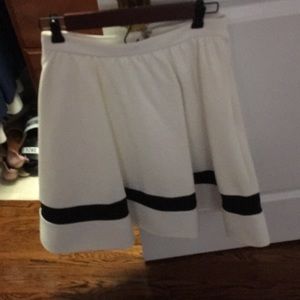 Alice and Olivia white and black skirt